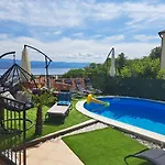 Luxury Emily With Amazing Sea View لوفغان