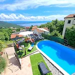 Luxury Emily With Amazing Sea View شقة لوفغان