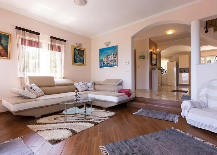 Luxury Emily With Amazing Sea View Apartment