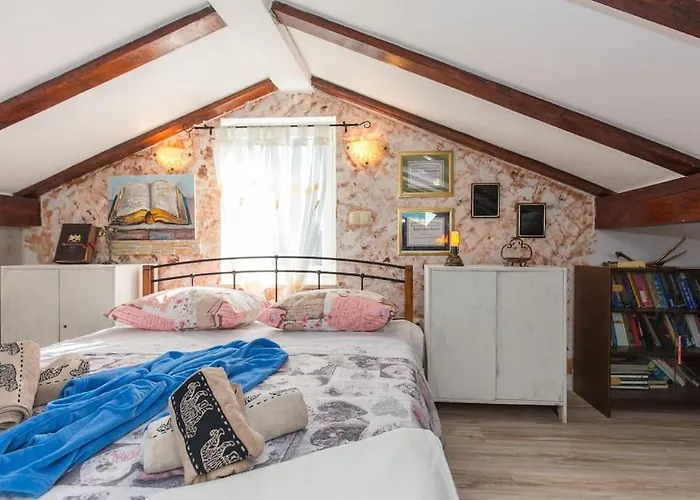 Luxury Emily With Amazing Sea View *