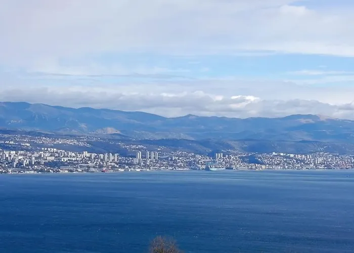 Luxury Emily With Amazing Sea View Apartment