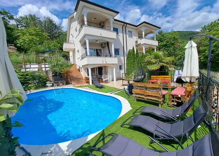 Luxury Emily With Amazing Sea View
