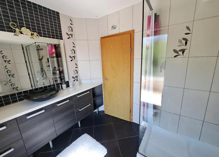 Luxury Emily With Amazing Sea View Apartment *