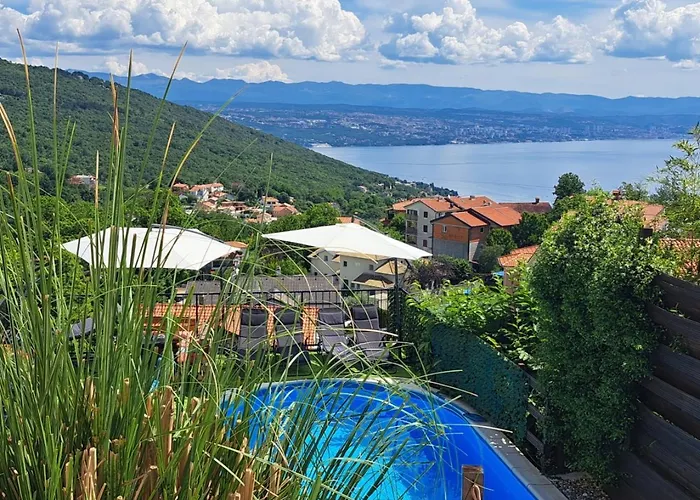 Luxury Emily With Amazing Sea View Apartment
