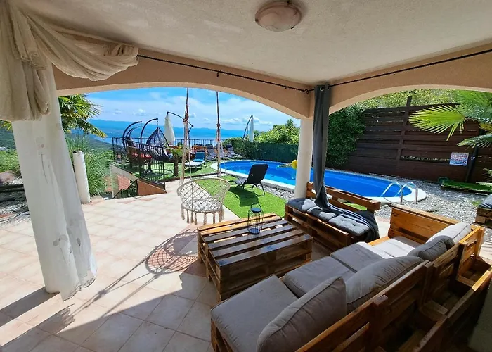 Luxury Emily With Amazing Sea View *