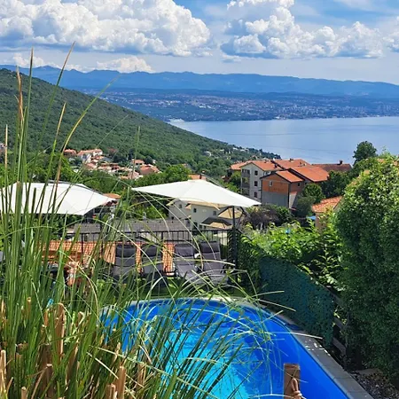 Luxury Emily With Amazing Sea View Apartament
