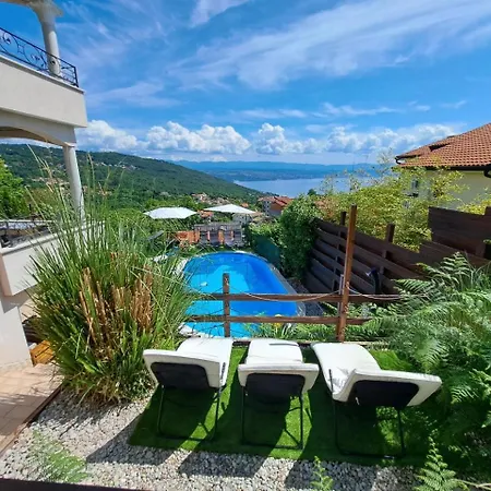 Luxury Emily With Amazing Sea View Apartament